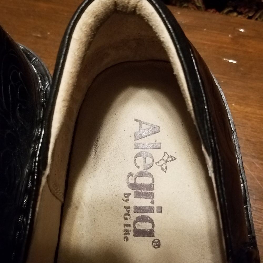 ALEGRIA PALOMA BLACK EMBOSSED ROSE - Picture 2 of 6